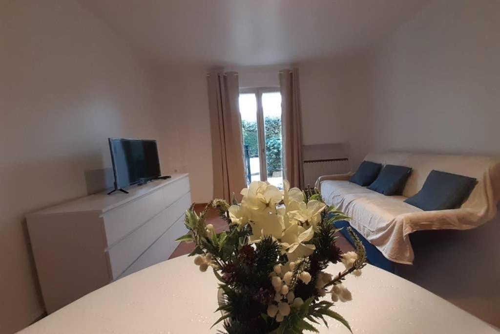La Belle Ortine Apartment Esbly ภายนอก รูปภาพ